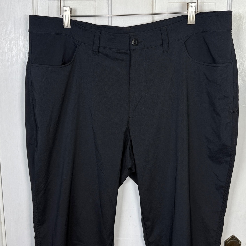 Under Armour Tech Loose Golf Pants in Black M-374 Sz 40” x 30” - Picture 2 of 7